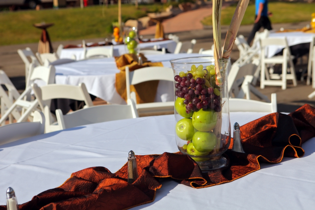 A mix of apples and grapes are a great option for a purple and green wedding